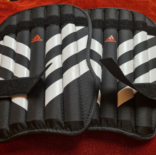 Adidas kniebeinschoner - xl, +